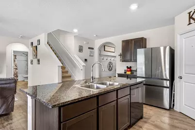 7116 Silverado Ranch Boulevard, Zephyrhills, FL 33541 - Photo 9