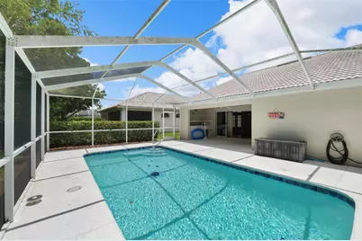 9450 Mississippi Run, Weeki Wachee, FL 34613 - Photo 35