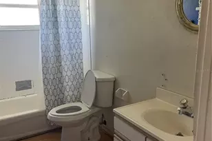 511 30th St E, Palmetto, FL 34221 - Photo 5