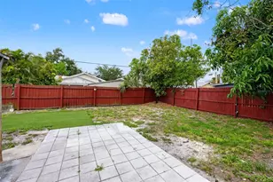 2403 Corrine St, Tampa, FL 33605 - Photo 17