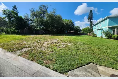 24th Avenue N, Saint Petersburg, FL 33713 - Photo 1