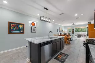5513 Los Robles Ct, Palmetto, FL 34221 - Photo 9