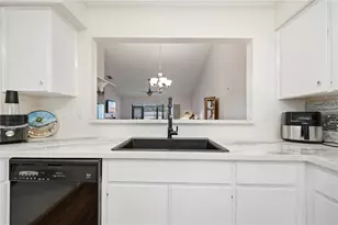 3670 Imperial Ridge Pkwy, Palm Harbor, FL 34684 - Photo 9