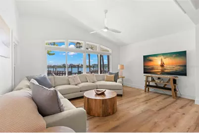 819 Bay Esplanade, Clearwater Beach, FL 33767 - Photo 21