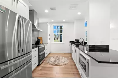 819 Bay Esplanade, Clearwater Beach, FL 33767 - Photo 19
