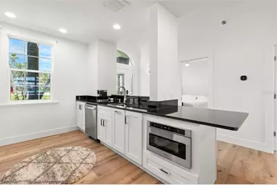 819 Bay Esplanade, Clearwater Beach, FL 33767 - Photo 17