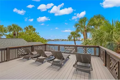 819 Bay Esplanade, Clearwater Beach, FL 33767 - Photo 9