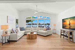819 Bay Esplanade, Clearwater Beach, FL 33767 - Photo 5