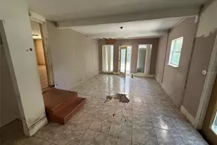 2522 Lake Ellen Ln, Tampa, FL 33618 - Photo 7