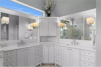 1230 Darlington Oak Circle NE, Saint Petersburg, FL 33703 - Photo 29