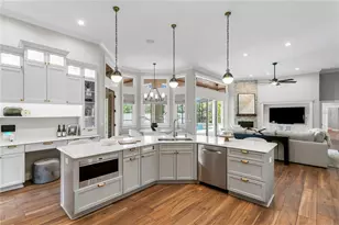 1230 Darlington Oak Cir NE, Saint Petersburg, FL 33703 - Photo 23
