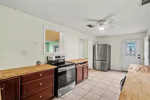 7206 Alafia Dr, Riverview, FL 33578 - Photo 7