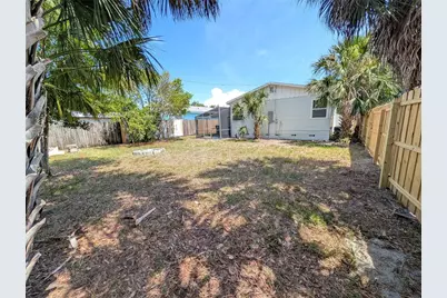 4511 Yarmouth Avenue S, Saint Petersburg, FL 33711 - Photo 25