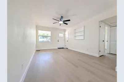 4511 Yarmouth Avenue S, Saint Petersburg, FL 33711 - Photo 9