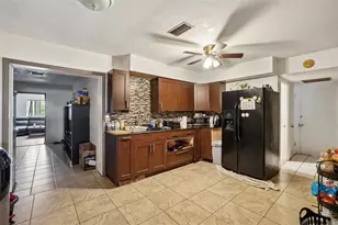 3211 30th St N, Saint Petersburg, FL 33713 - Photo 7
