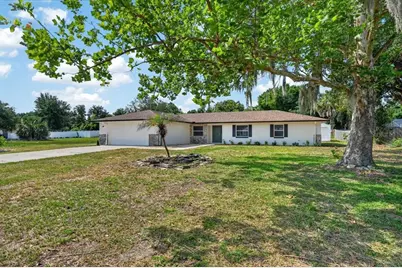 5115 Mockingbird Lane, Fruitland Park, FL 34731 - Photo 3