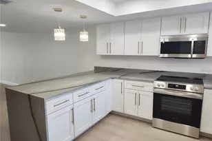 255 Capri Cir N, Treasure Island, FL 33706 - Photo 7