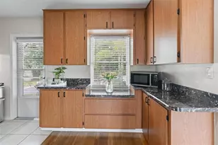 3712 30th Ave N, Saint Petersburg, FL 33713 - Photo 5