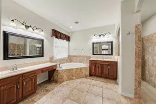 14906 Man O War Dr, Odessa, FL 33556 - Photo 17