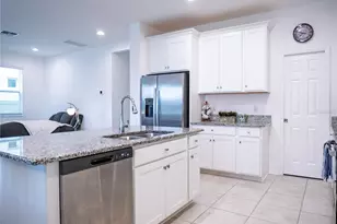 2876 Misty Marble Dr, Zephyrhills, FL 33540 - Photo 11