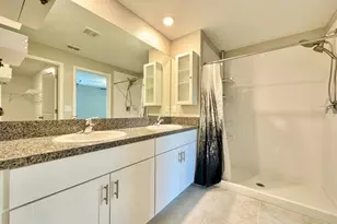 7025 King Crk Dr, Sun City Center, FL 33573 - Photo 13