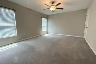 7025 King Crk Dr, Sun City Center, FL 33573 - Photo 11