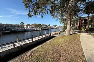 5576 Baywater Dr, Tampa, FL 33615 - Photo 15
