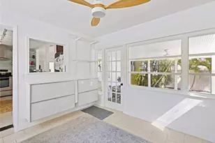 144 30th Ave NE, Saint Petersburg, FL 33704 - Photo 13
