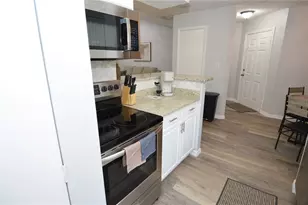 8754 Mallard Reserve Dr, Tampa, FL 33614 - Photo 9