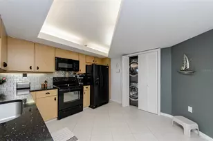 690 Island Way, Clearwater Beach, FL 33767 - Photo 21