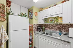 4570 Haines Rd N, Saint Petersburg, FL 33714 - Photo 9