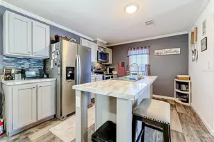 10485 Holiday Shores Dr, Largo, FL 33773 - Photo 9