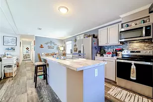 10485 Holiday Shores Dr, Largo, FL 33773 - Photo 11