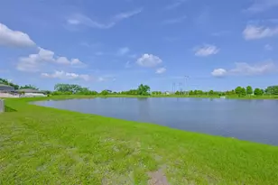 1507 Golden Glow Dr, Ruskin, FL 33570 - Photo 5