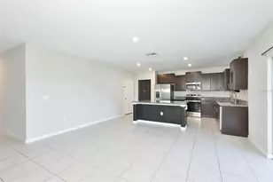 1507 Golden Glow Dr, Ruskin, FL 33570 - Photo 9