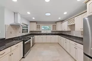 3322 Schefflera Rd, Tampa, FL 33618 - Photo 11