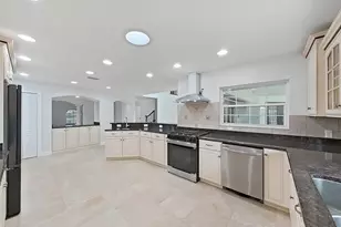 3322 Schefflera Rd, Tampa, FL 33618 - Photo 13