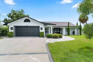 7302 Egypt Lake Dr, Tampa, FL 33614 - Photo 1