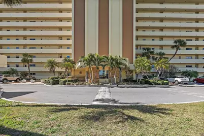 4725 Cove Circle #704, Saint Petersburg, FL 33708 - Photo 1