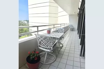 5950 Pelican Bay Plaza S #505, Gulfport, FL 33707 - Photo 11