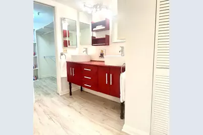 5950 Pelican Bay Plaza S #505, Gulfport, FL 33707 - Photo 37