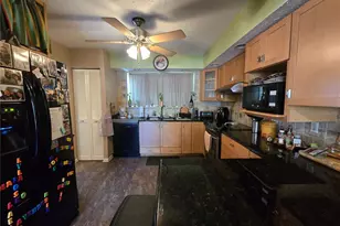 6305 Newtown Cir, Tampa, FL 33615 - Photo 9