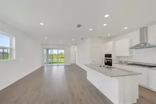 2816 Marrakesh Ln, Sarasota, FL 34234 - Photo 5