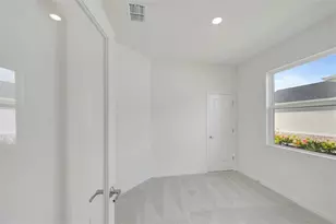 2816 Marrakesh Ln, Sarasota, FL 34234 - Photo 11
