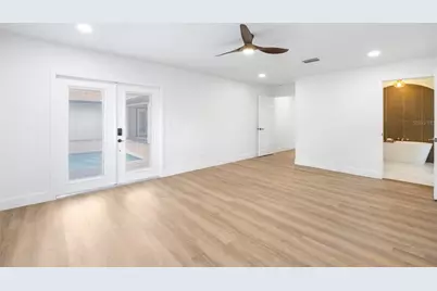 13325 Golf Crest Circle, Tampa, FL 33618 - Photo 25