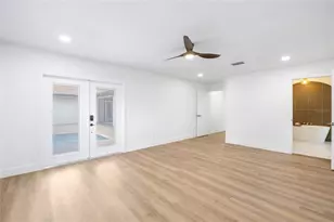 13325 Golf Crest Cir, Tampa, FL 33618 - Photo 25