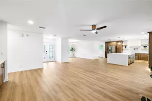 13325 Golf Crest Cir, Tampa, FL 33618 - Photo 5