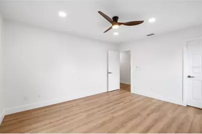 13325 Golf Crest Circle, Tampa, FL 33618 - Photo 33