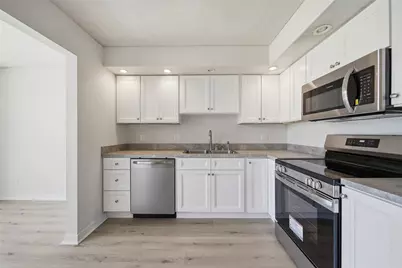 4895 Bay Street NE #101, Saint Petersburg, FL 33703 - Photo 9
