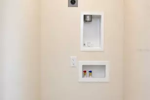 4343 Cambio Gdns Ct, Tampa, FL 33610 - Photo 9